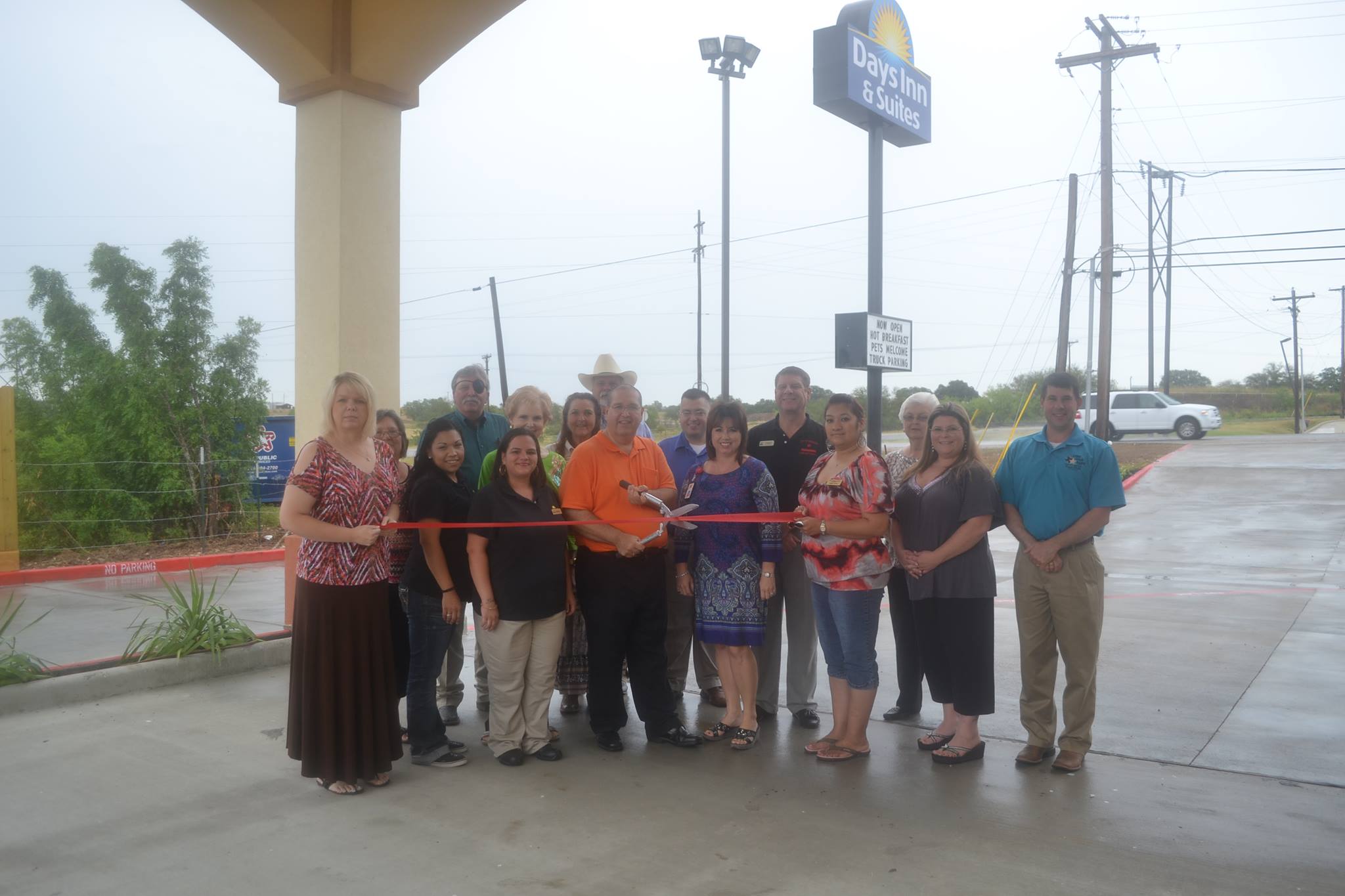 Ribbon Cutting Days Inn – Gonzales Chamber Of Commerce & Agriculture